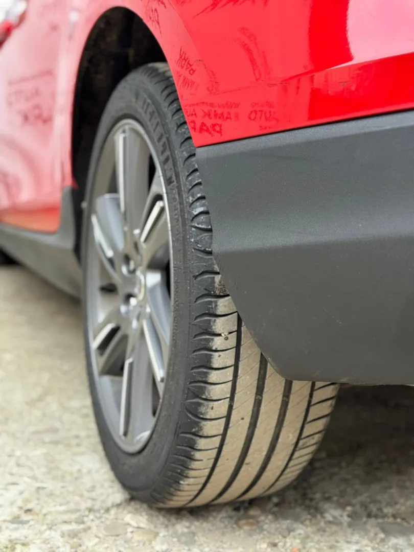 Cumpara/ Vinde online Volvo V40 2013 SH, la cel mai bun pret pentru tine!