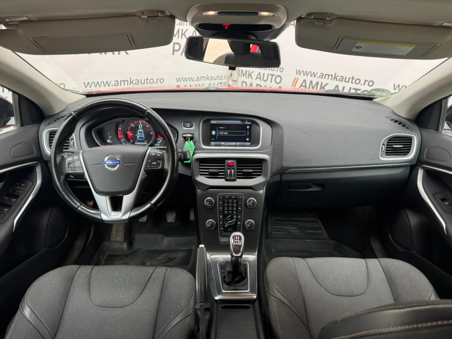Cumpara/ Vinde online Volvo V40 2013 SH, la cel mai bun pret pentru tine!