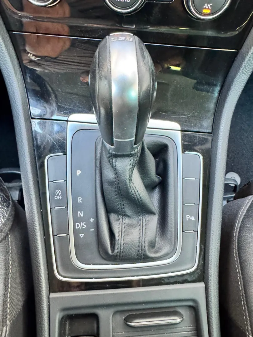 Cumpara/ Vinde online Volkswagen Golf 2015 SH, la cel mai bun pret pentru tine!