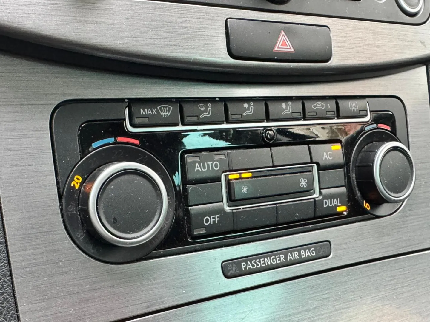 Cumpara/ Vinde online Volkswagen Passat 2011 SH, la cel mai bun pret pentru tine!
