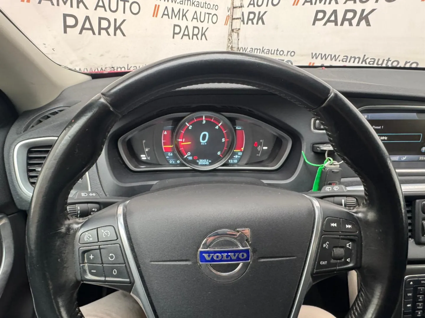 Cumpara/ Vinde online Volvo V40 2013 SH, la cel mai bun pret pentru tine!