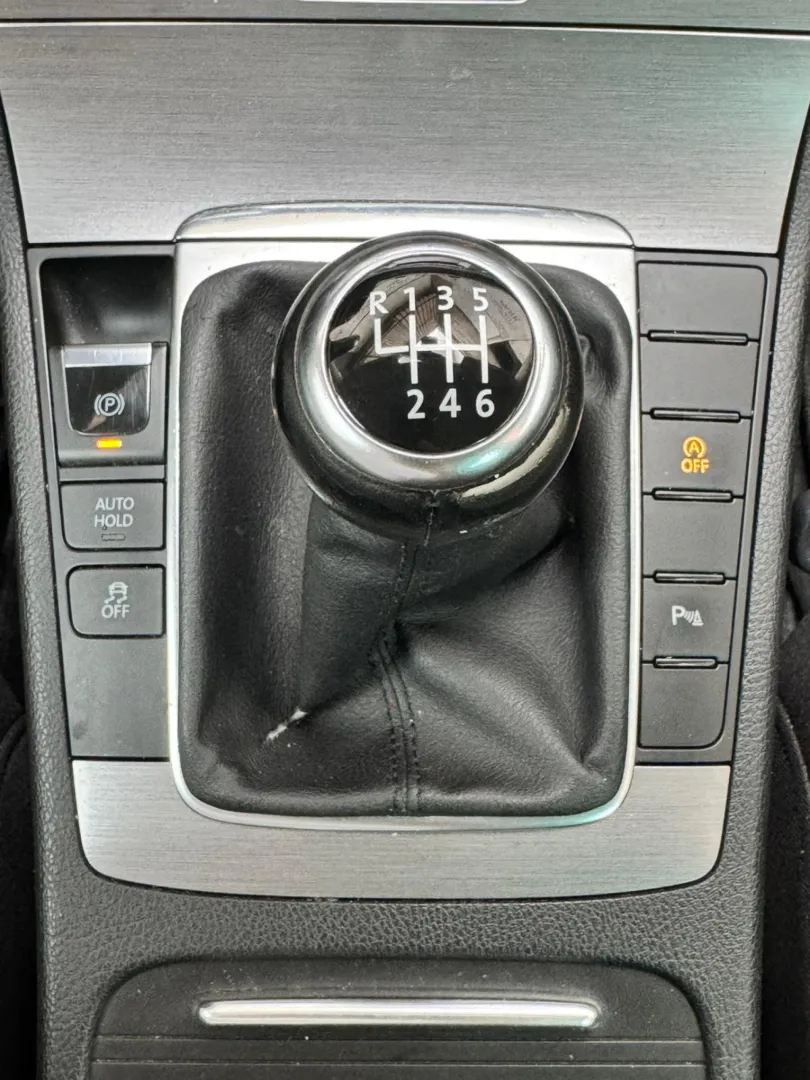 Cumpara/ Vinde online Volkswagen Passat 2011 SH, la cel mai bun pret pentru tine!