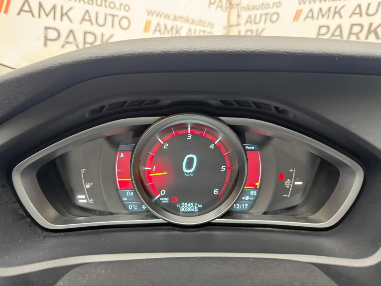 Cumpara/ Vinde online Volvo V40 2013 SH, la cel mai bun pret pentru tine!