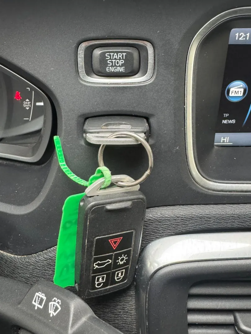 Cumpara/ Vinde online Volvo V40 2013 SH, la cel mai bun pret pentru tine!