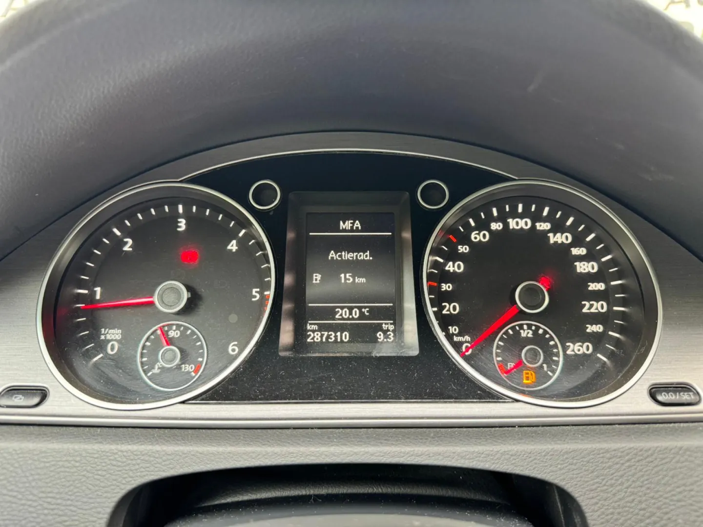 Cumpara/ Vinde online Volkswagen Passat 2011 SH, la cel mai bun pret pentru tine!