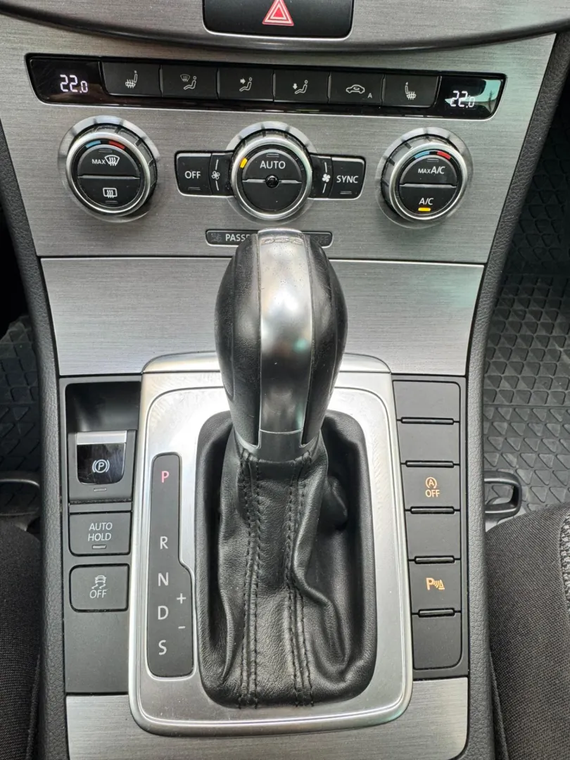 Cumpara/ Vinde online Volkswagen Passat 2014 SH, la cel mai bun pret pentru tine!
