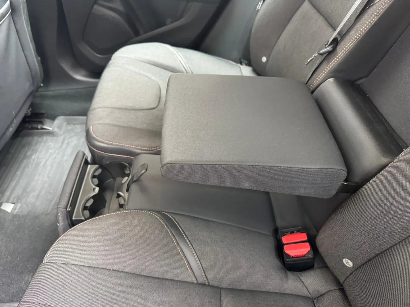 Cumpara/ Vinde online Volvo V40 2013 SH, la cel mai bun pret pentru tine!