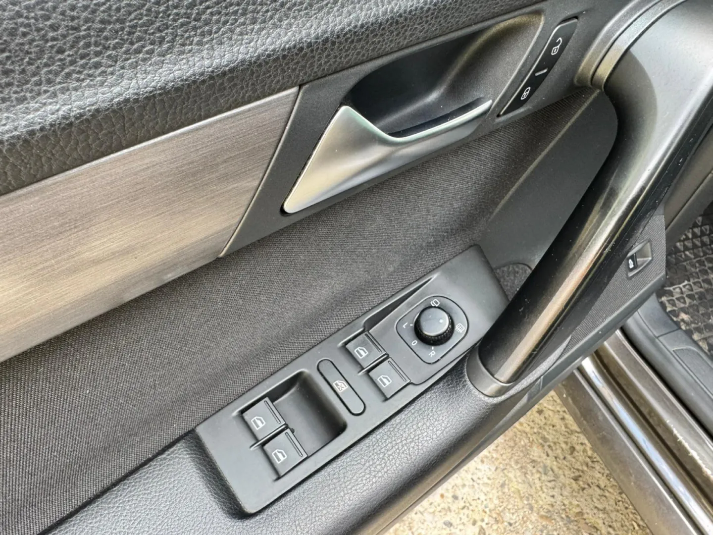Cumpara/ Vinde online Volkswagen Passat 2014 SH, la cel mai bun pret pentru tine!