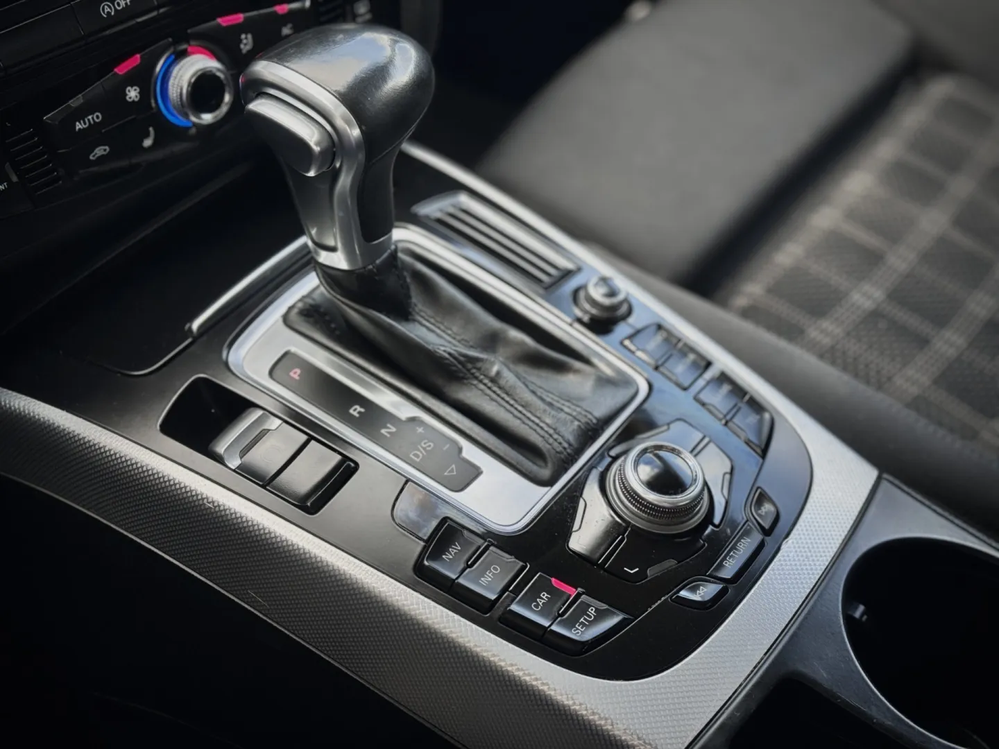 Cumpara/ Vinde online Audi A4 2012 SH, la cel mai bun pret pentru tine!
