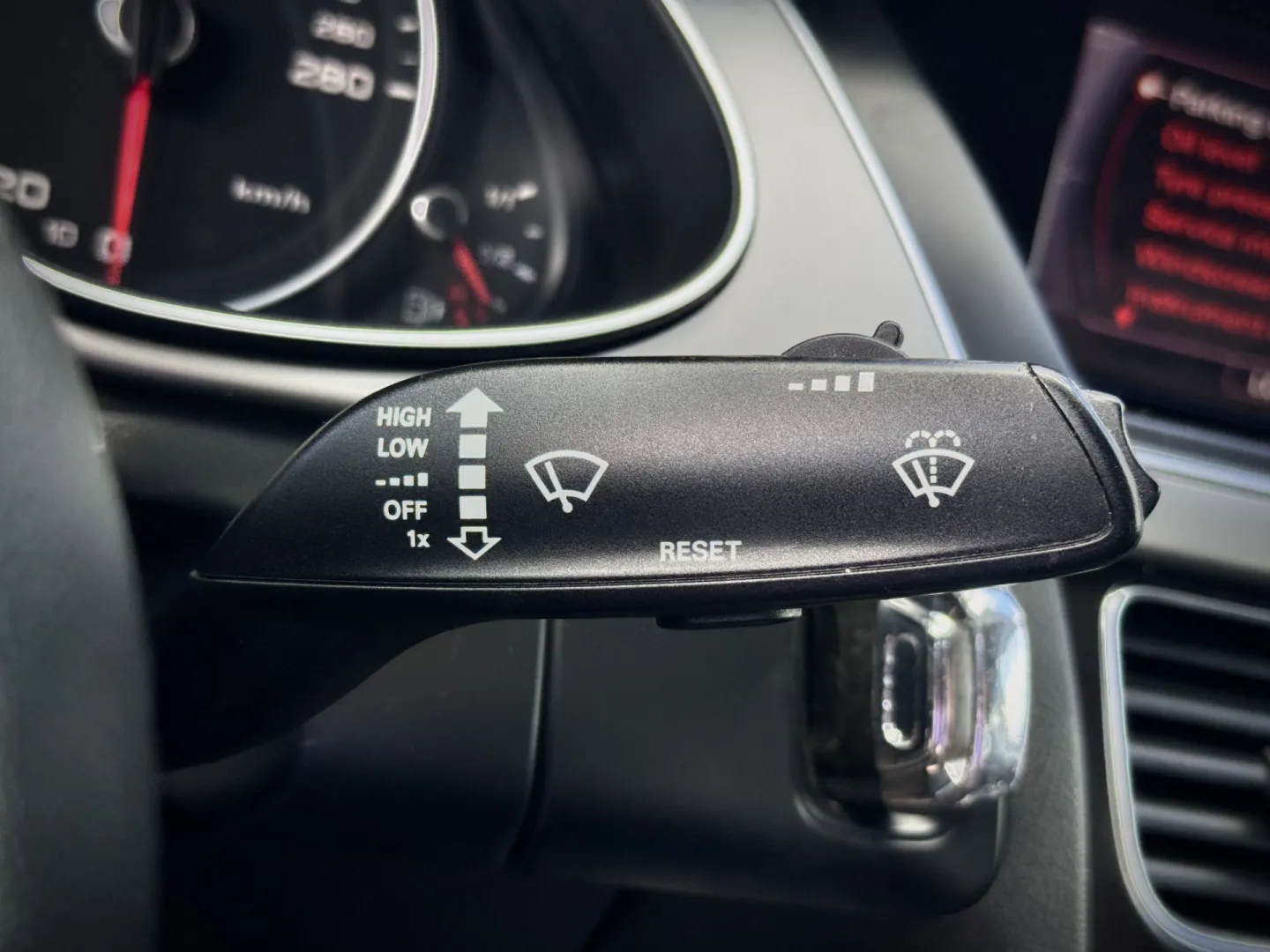 Cumpara/ Vinde online Audi A4 2012 SH, la cel mai bun pret pentru tine!