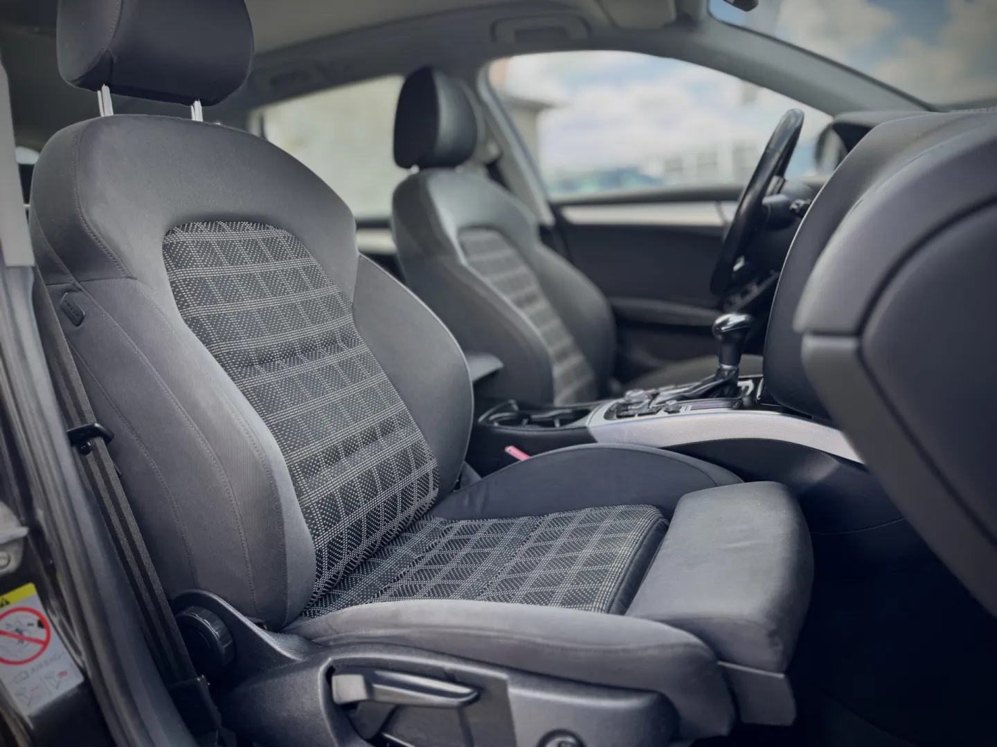 Cumpara/ Vinde online Audi A4 2012 SH, la cel mai bun pret pentru tine!