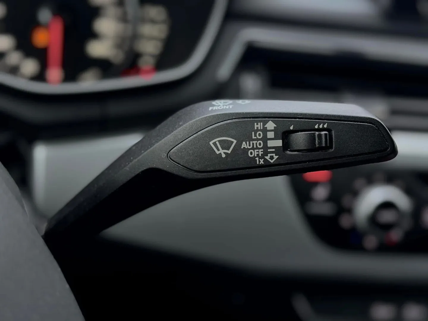 Cumpara/ Vinde online Audi A4 2017 SH, la cel mai bun pret pentru tine!
