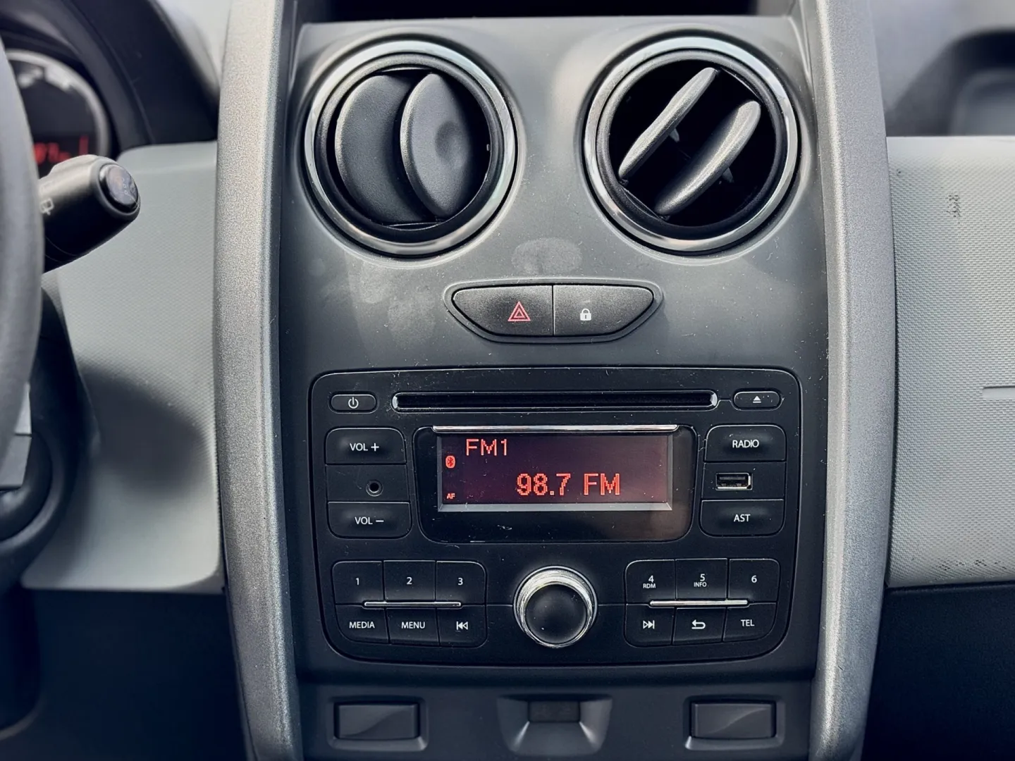 Cumpara/ Vinde online Dacia Duster 2013 SH, la cel mai bun pret pentru tine!
