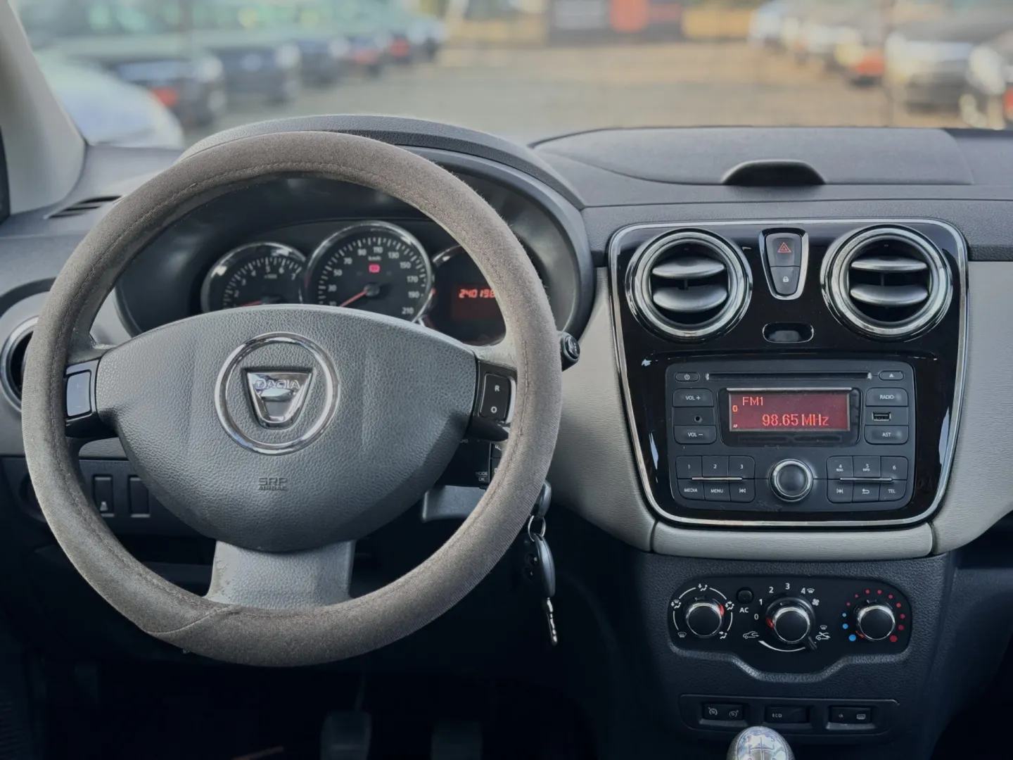 Cumpara/ Vinde online Dacia Lodgy 2014 SH, la cel mai bun pret pentru tine!