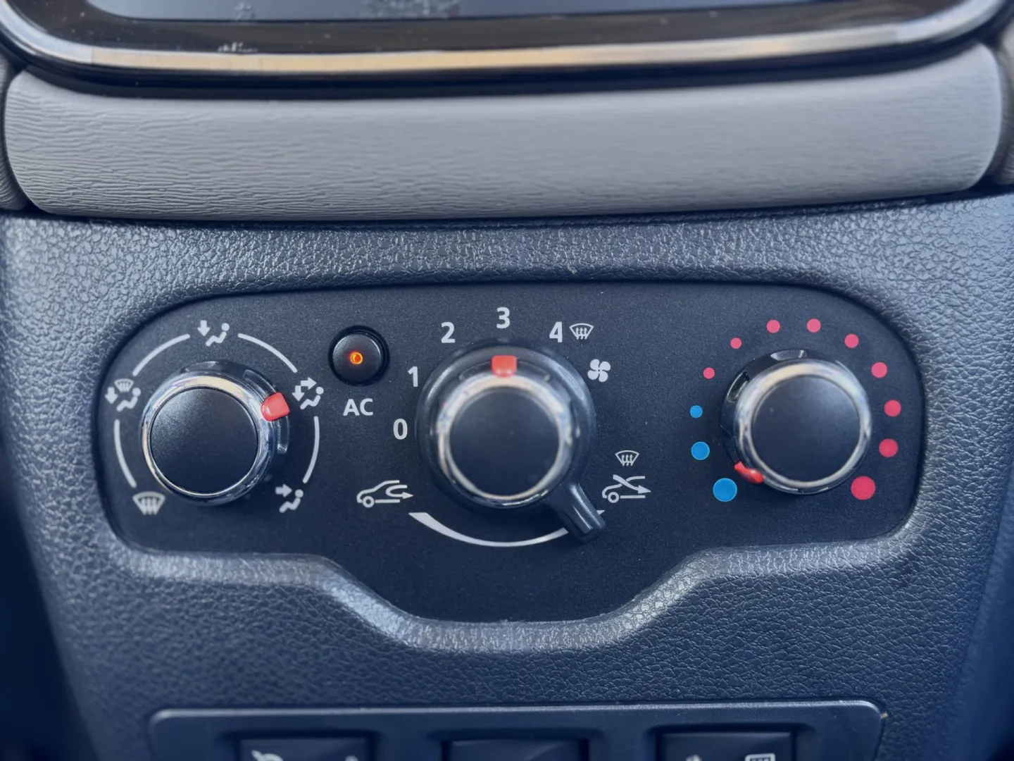 Cumpara/ Vinde online Dacia Lodgy 2014 SH, la cel mai bun pret pentru tine!