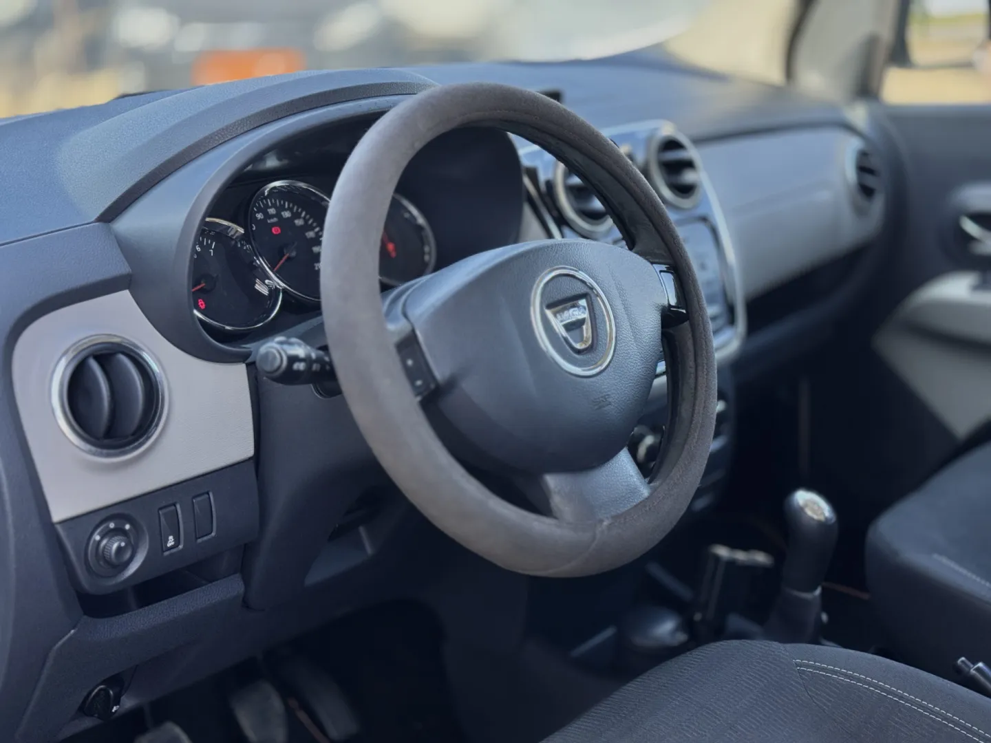 Cumpara/ Vinde online Dacia Lodgy 2014 SH, la cel mai bun pret pentru tine!