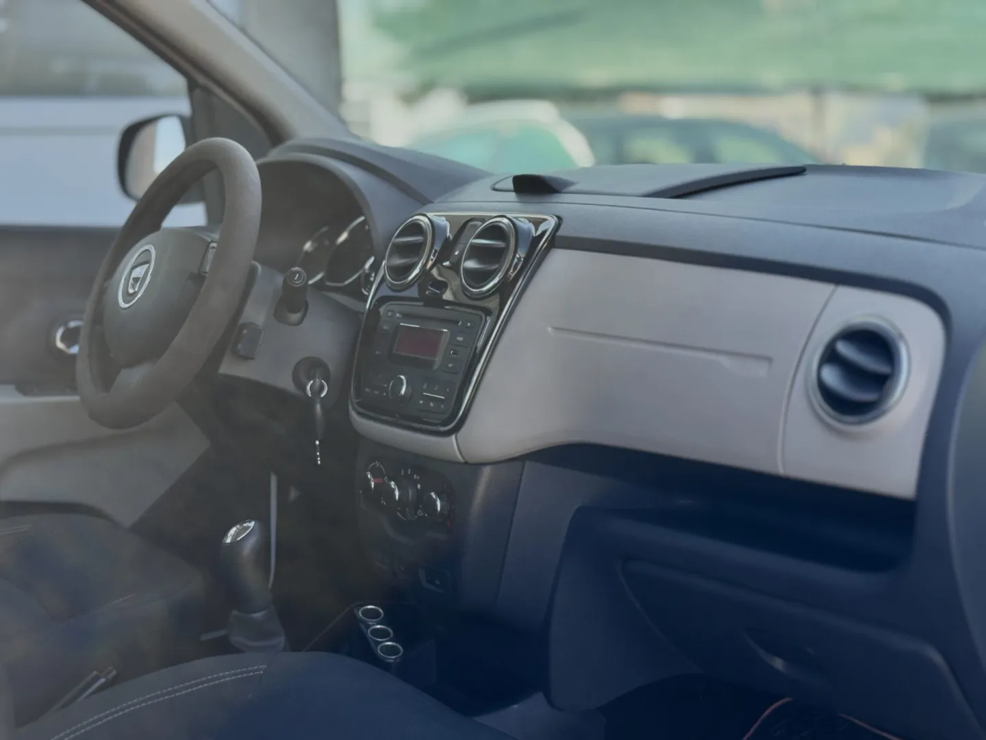 Cumpara/ Vinde online Dacia Lodgy 2014 SH, la cel mai bun pret pentru tine!