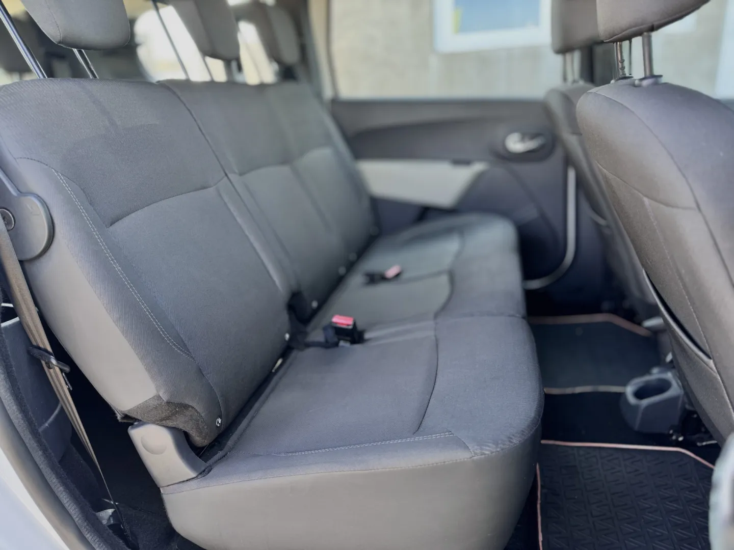 Cumpara/ Vinde online Dacia Lodgy 2014 SH, la cel mai bun pret pentru tine!