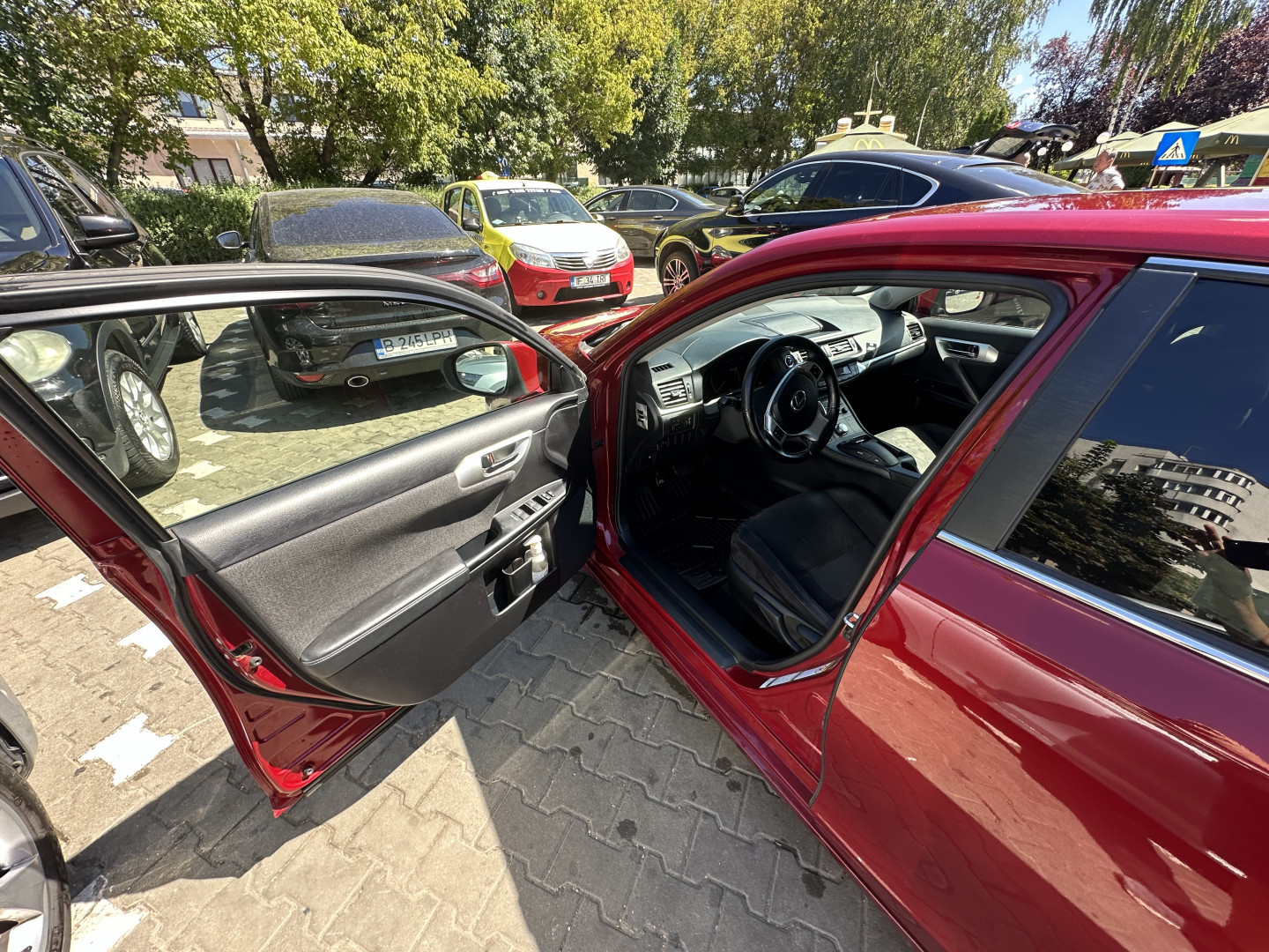 Cumpara/ Vinde online Lexus CT 200h 2012 SH, la cel mai bun pret pentru tine!