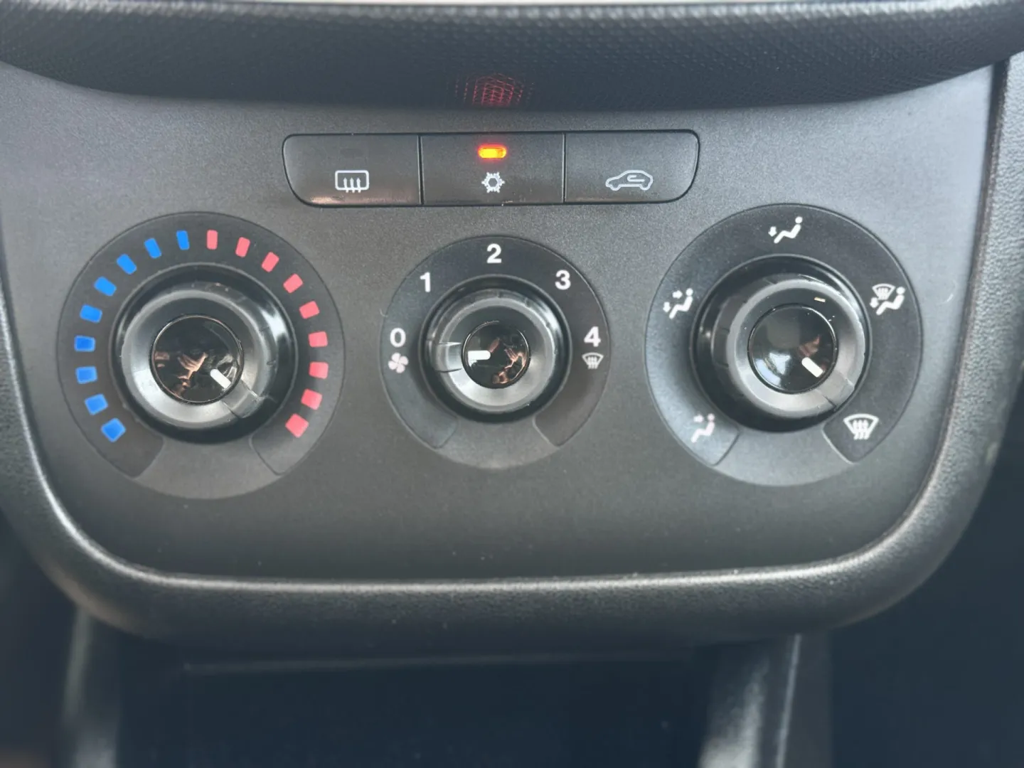 Cumpara/ Vinde online Fiat Punto 2016 SH, la cel mai bun pret pentru tine!