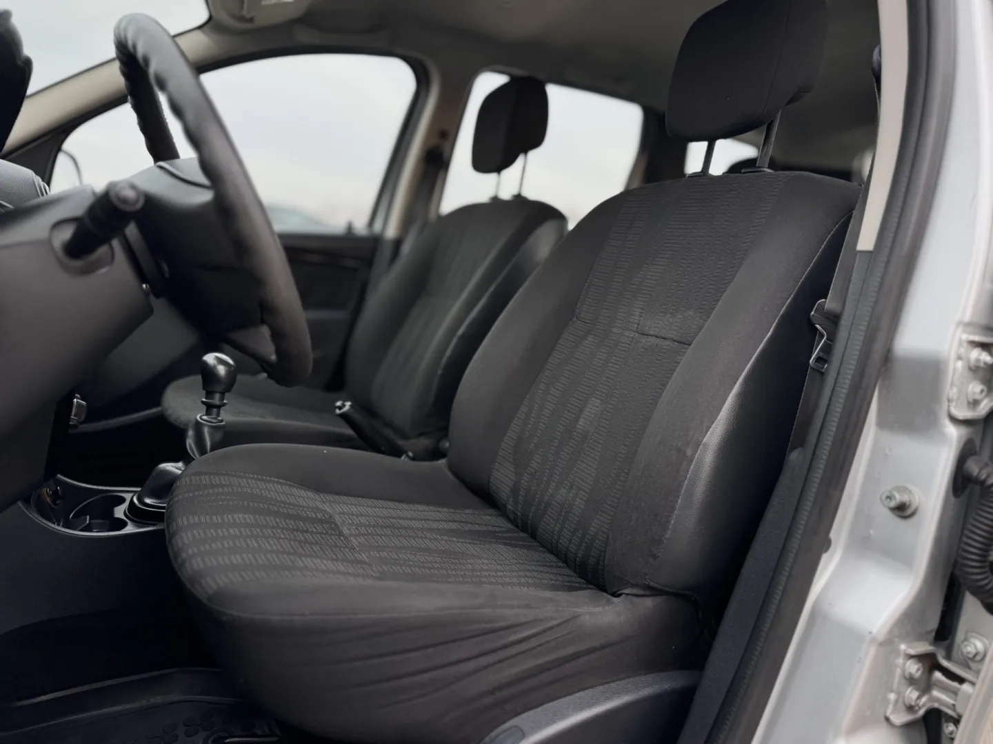 Cumpara/ Vinde online Dacia Duster 2011 SH, la cel mai bun pret pentru tine!