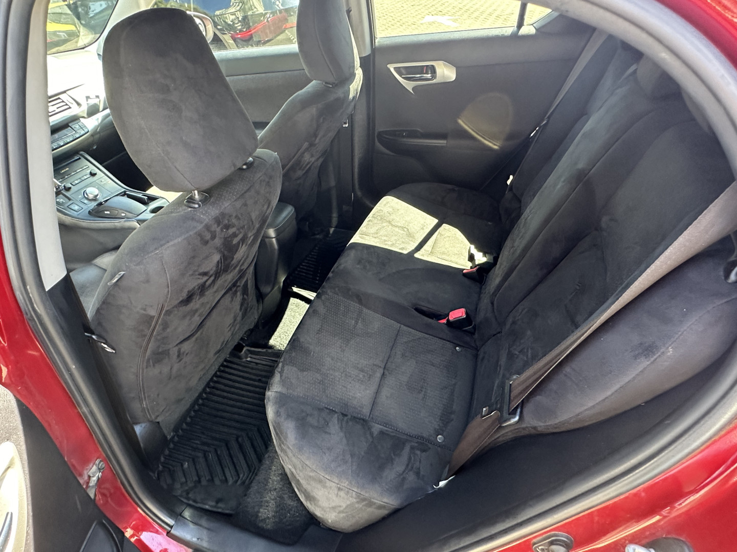 Cumpara/ Vinde online Lexus CT 200h 2012 SH, la cel mai bun pret pentru tine!