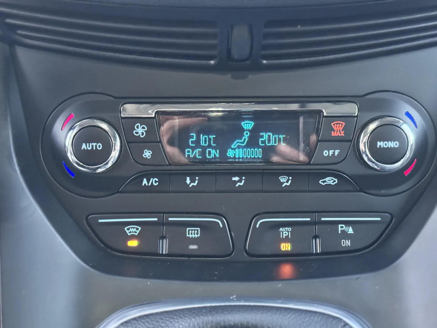 Cumpara/ Vinde online Ford C-Max 2010 SH, la cel mai bun pret pentru tine!
