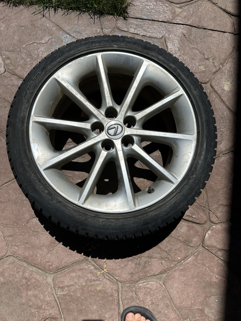 Cumpara/ Vinde online Lexus CT 200h 2012 SH, la cel mai bun pret pentru tine!