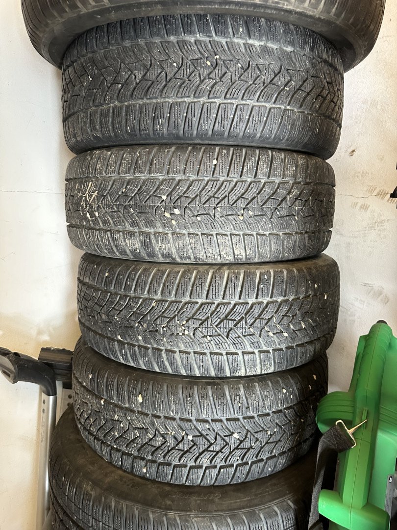 Cumpara/ Vinde online Lexus CT 200h 2012 SH, la cel mai bun pret pentru tine!