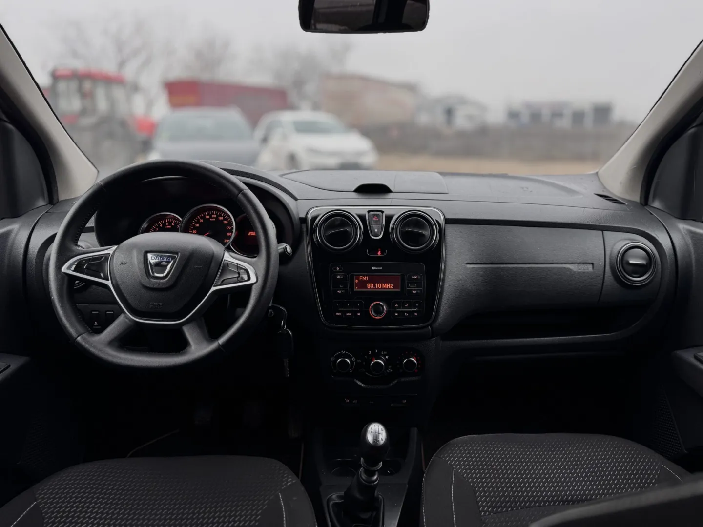 Cumpara/ Vinde online Dacia Lodgy 2017 SH, la cel mai bun pret pentru tine!
