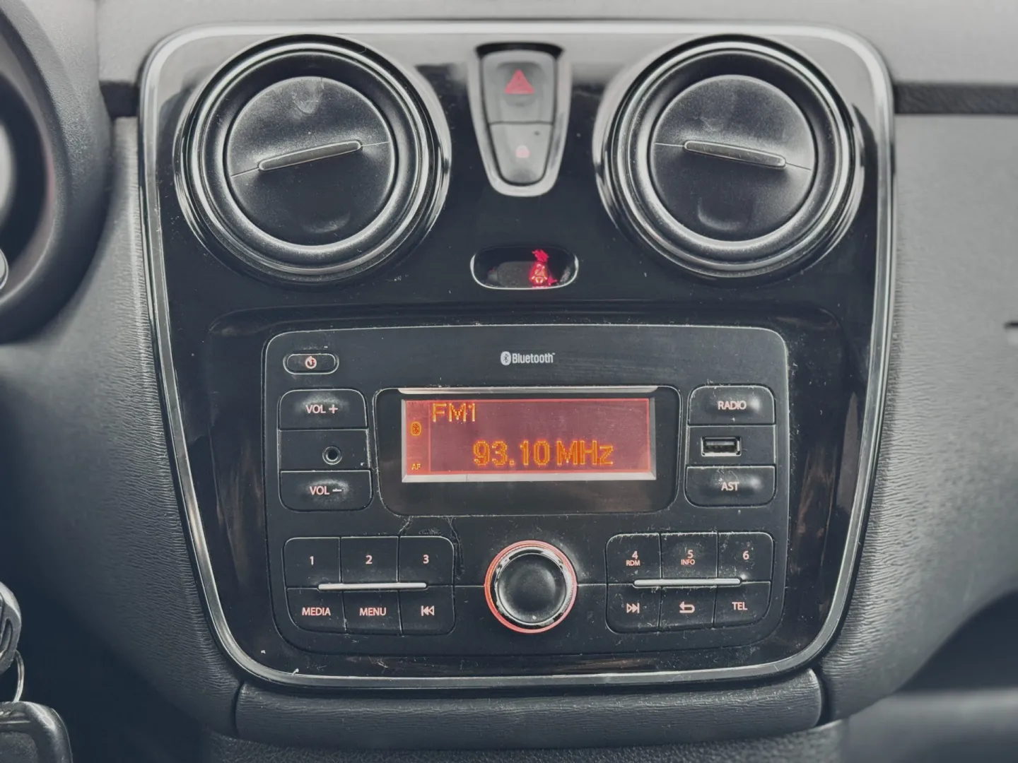 Cumpara/ Vinde online Dacia Lodgy 2017 SH, la cel mai bun pret pentru tine!