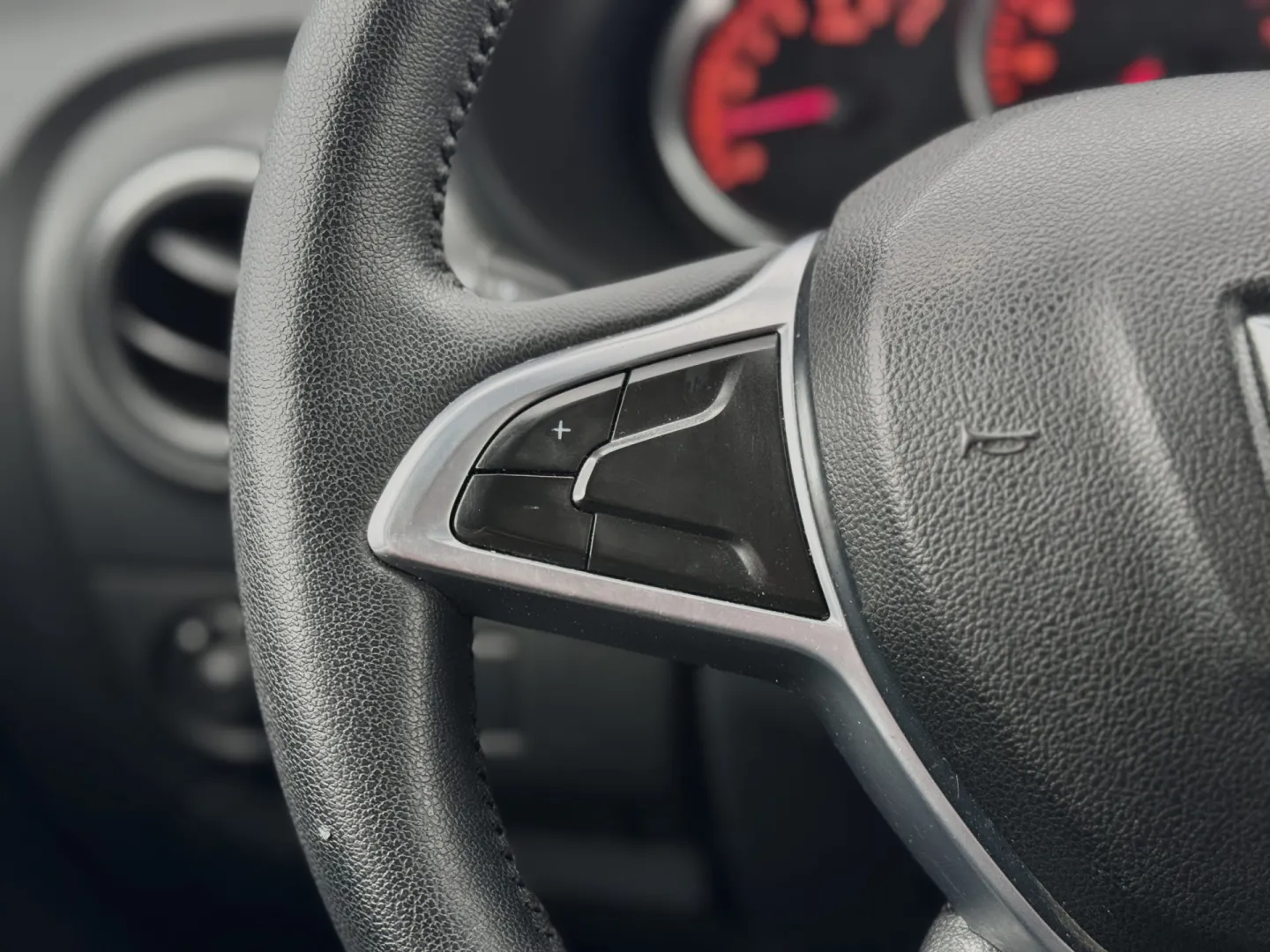 Cumpara/ Vinde online Dacia Lodgy 2017 SH, la cel mai bun pret pentru tine!