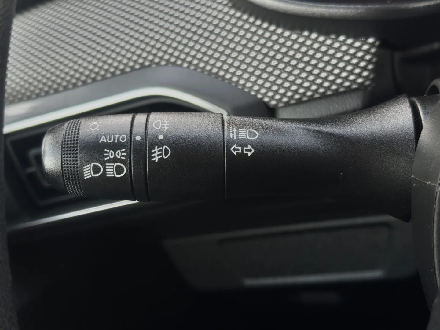 Cumpara/ Vinde online Dacia Logan 2022 SH, la cel mai bun pret pentru tine!