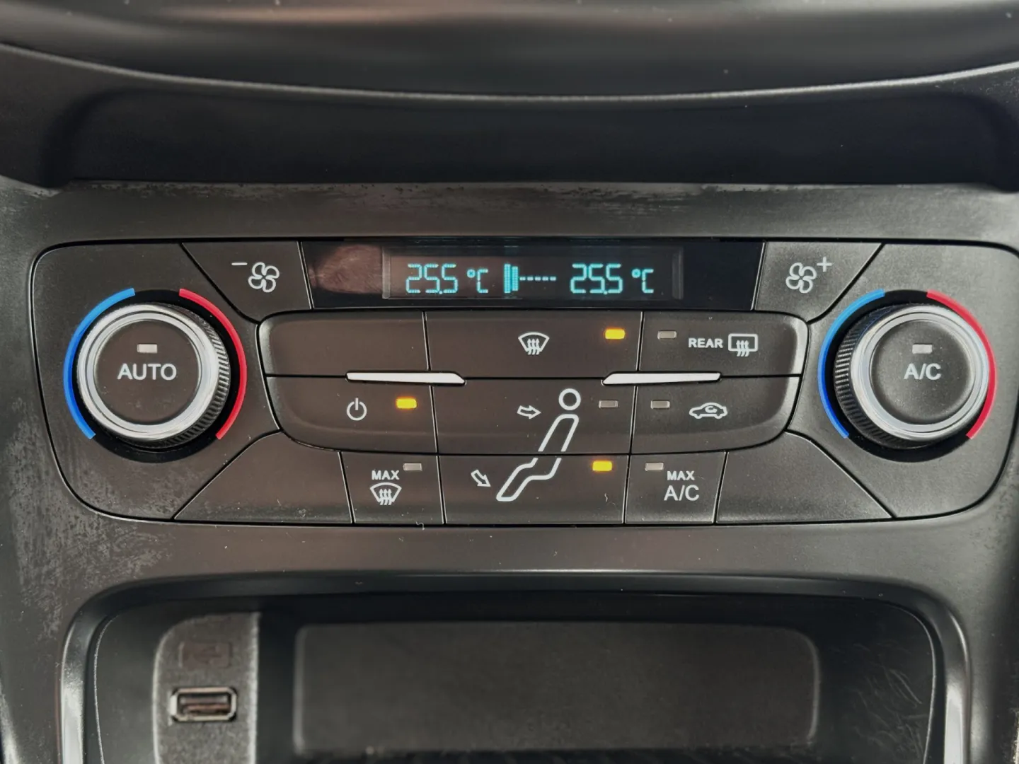 Cumpara/ Vinde online Ford Focus 2017 SH, la cel mai bun pret pentru tine!