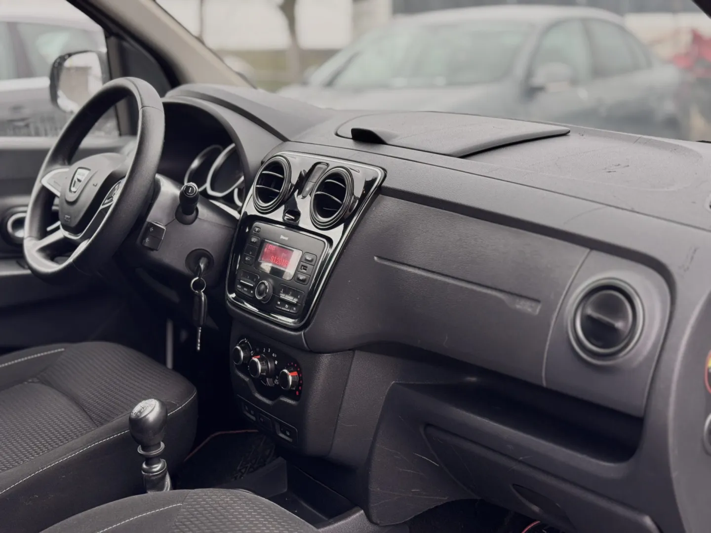 Cumpara/ Vinde online Dacia Lodgy 2017 SH, la cel mai bun pret pentru tine!