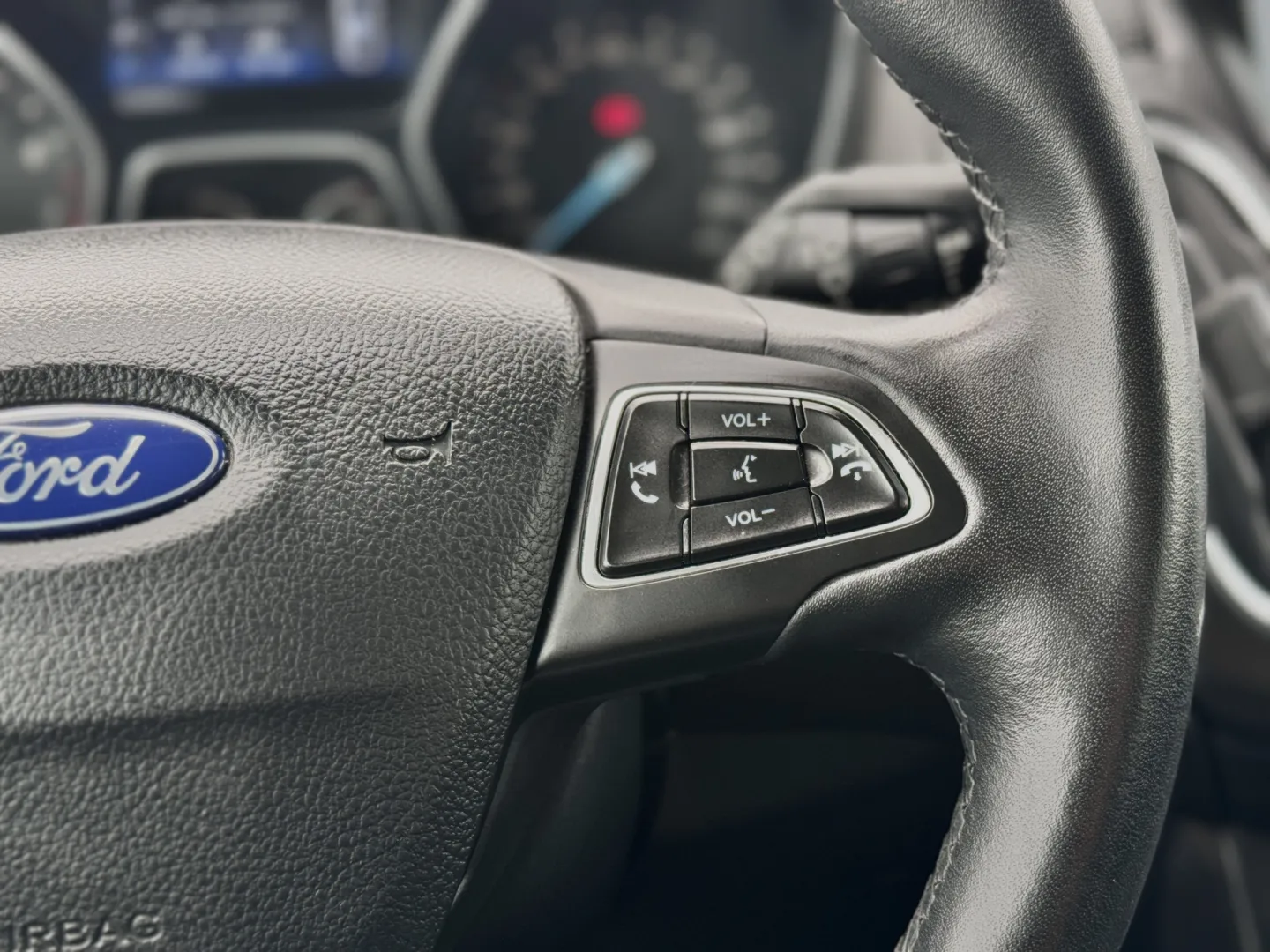 Cumpara/ Vinde online Ford Focus 2017 SH, la cel mai bun pret pentru tine!