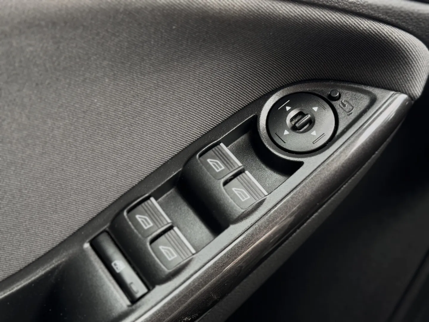 Cumpara/ Vinde online Ford Focus 2017 SH, la cel mai bun pret pentru tine!