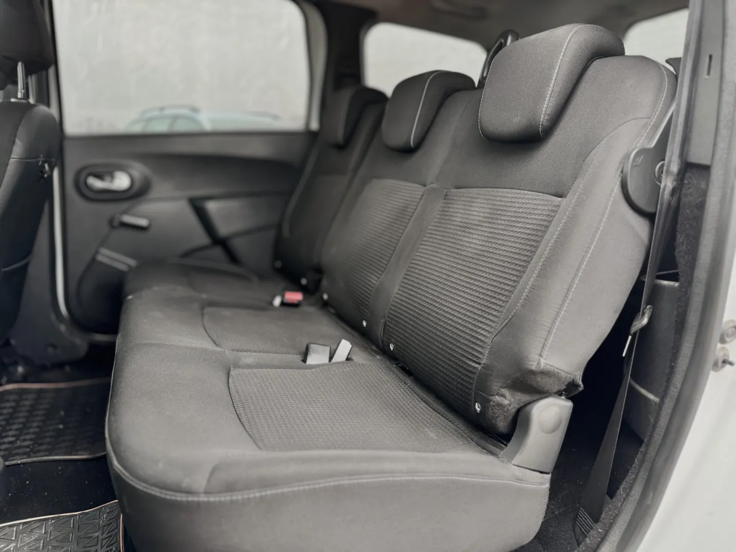 Cumpara/ Vinde online Dacia Lodgy 2017 SH, la cel mai bun pret pentru tine!