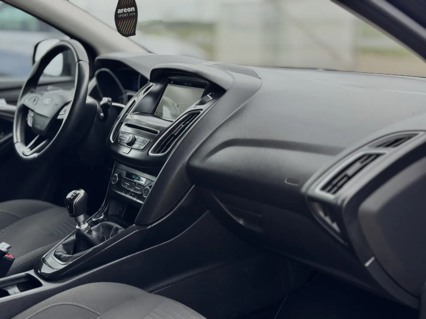 Cumpara/ Vinde online Ford Focus 2017 SH, la cel mai bun pret pentru tine!