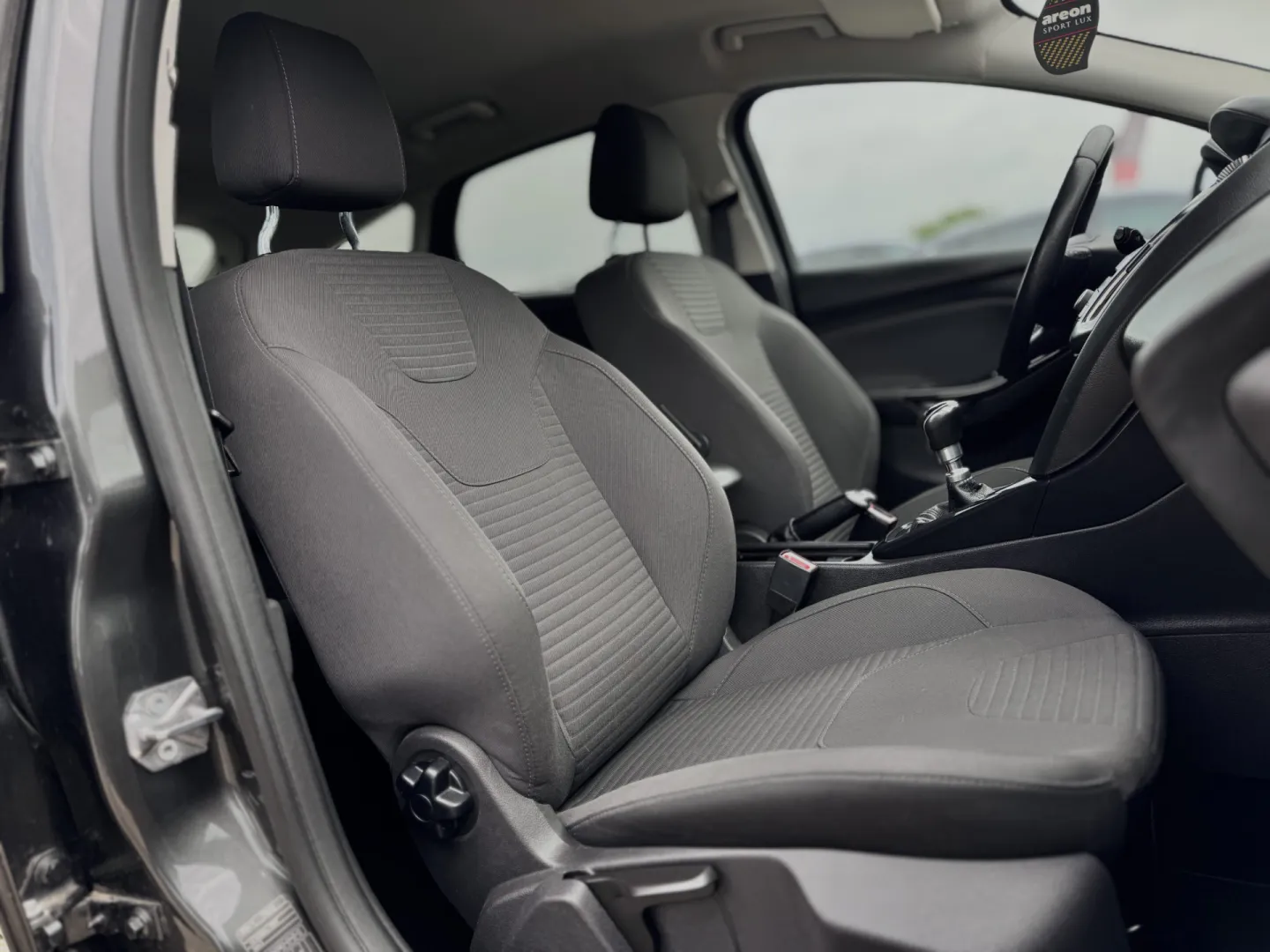 Cumpara/ Vinde online Ford Focus 2017 SH, la cel mai bun pret pentru tine!
