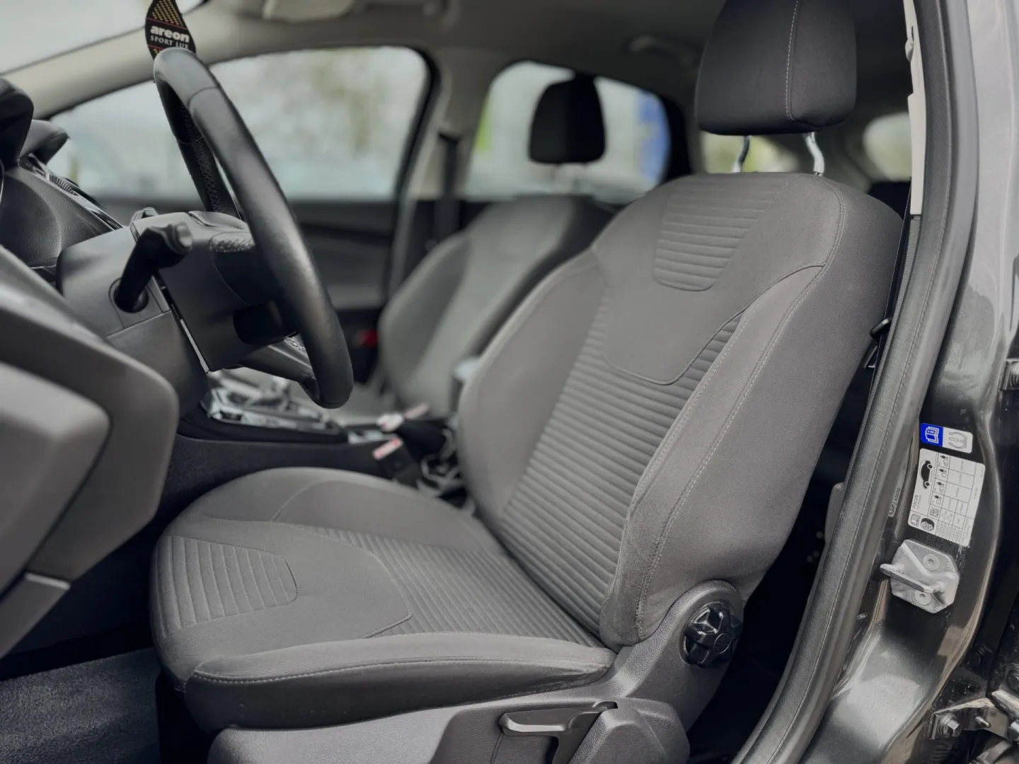 Cumpara/ Vinde online Ford Focus 2017 SH, la cel mai bun pret pentru tine!