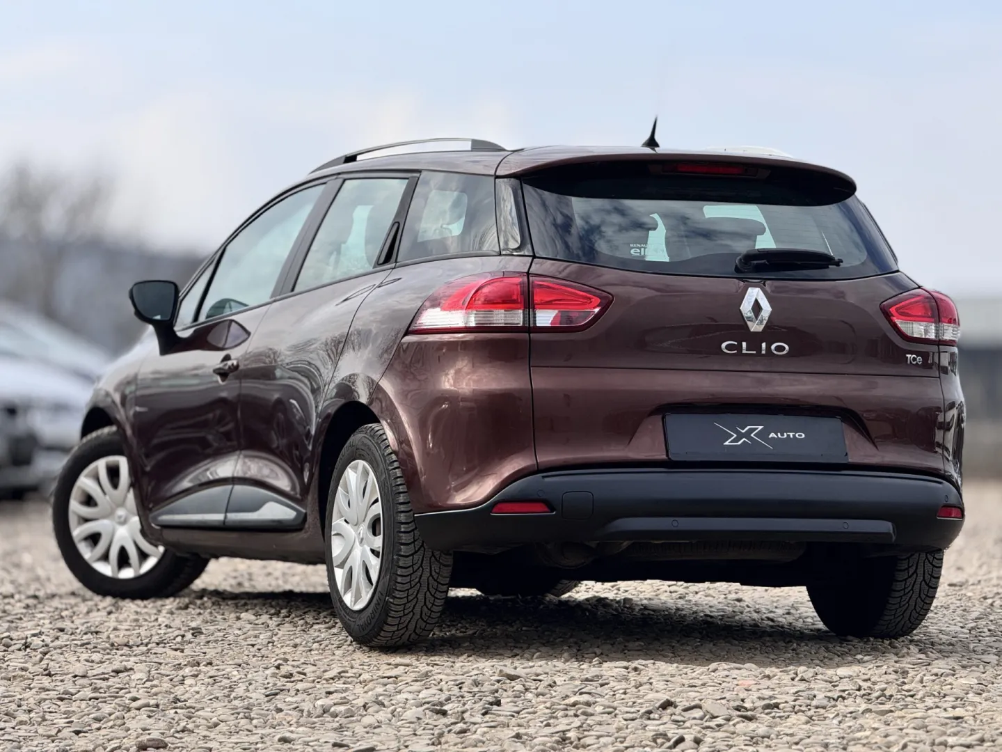 Cumpara/ Vinde online Renault  Clio 2015 SH, la cel mai bun pret pentru tine!