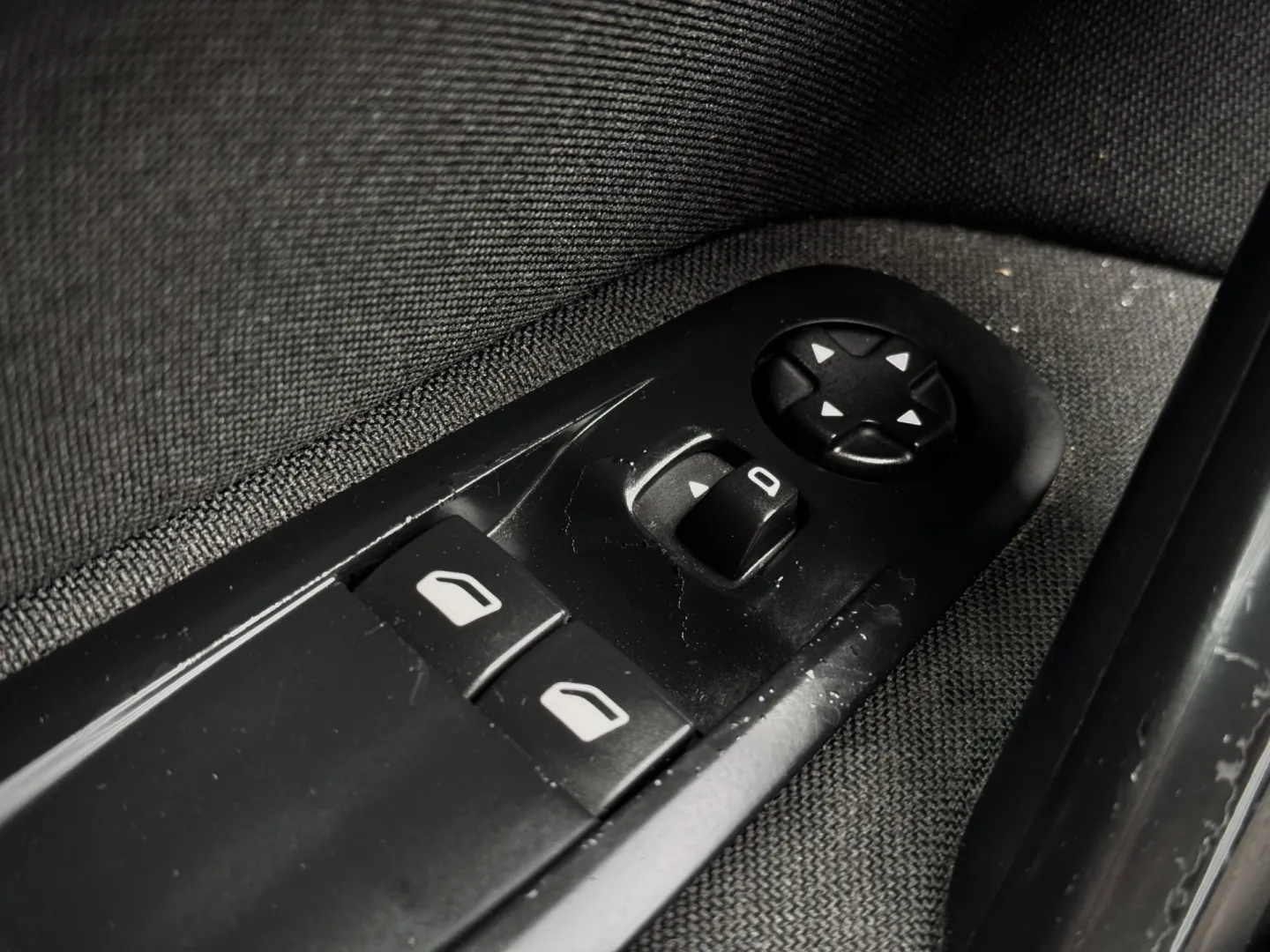 Cumpara/ Vinde online Peugeot 308 2014 SH, la cel mai bun pret pentru tine!