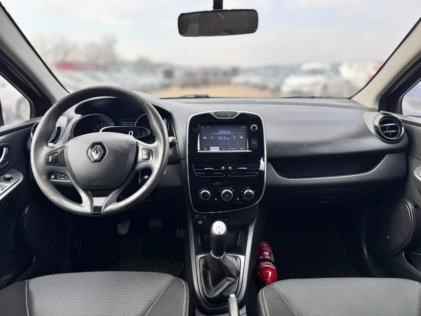 Cumpara/ Vinde online Renault  Clio 2015 SH, la cel mai bun pret pentru tine!