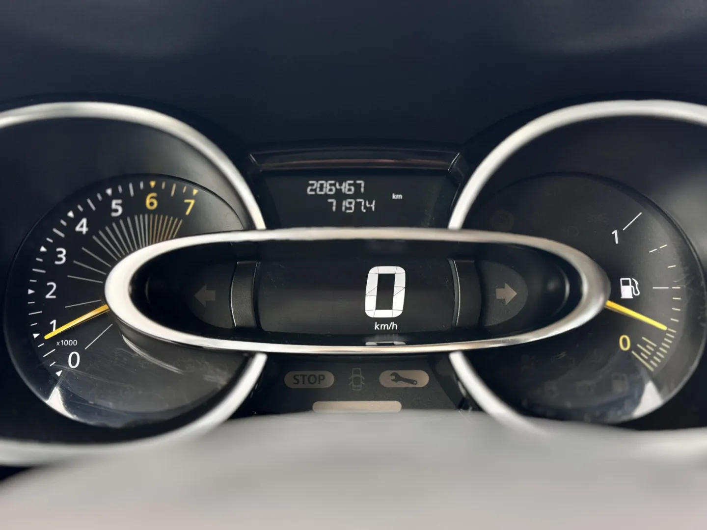 Cumpara/ Vinde online Renault  Clio 2015 SH, la cel mai bun pret pentru tine!