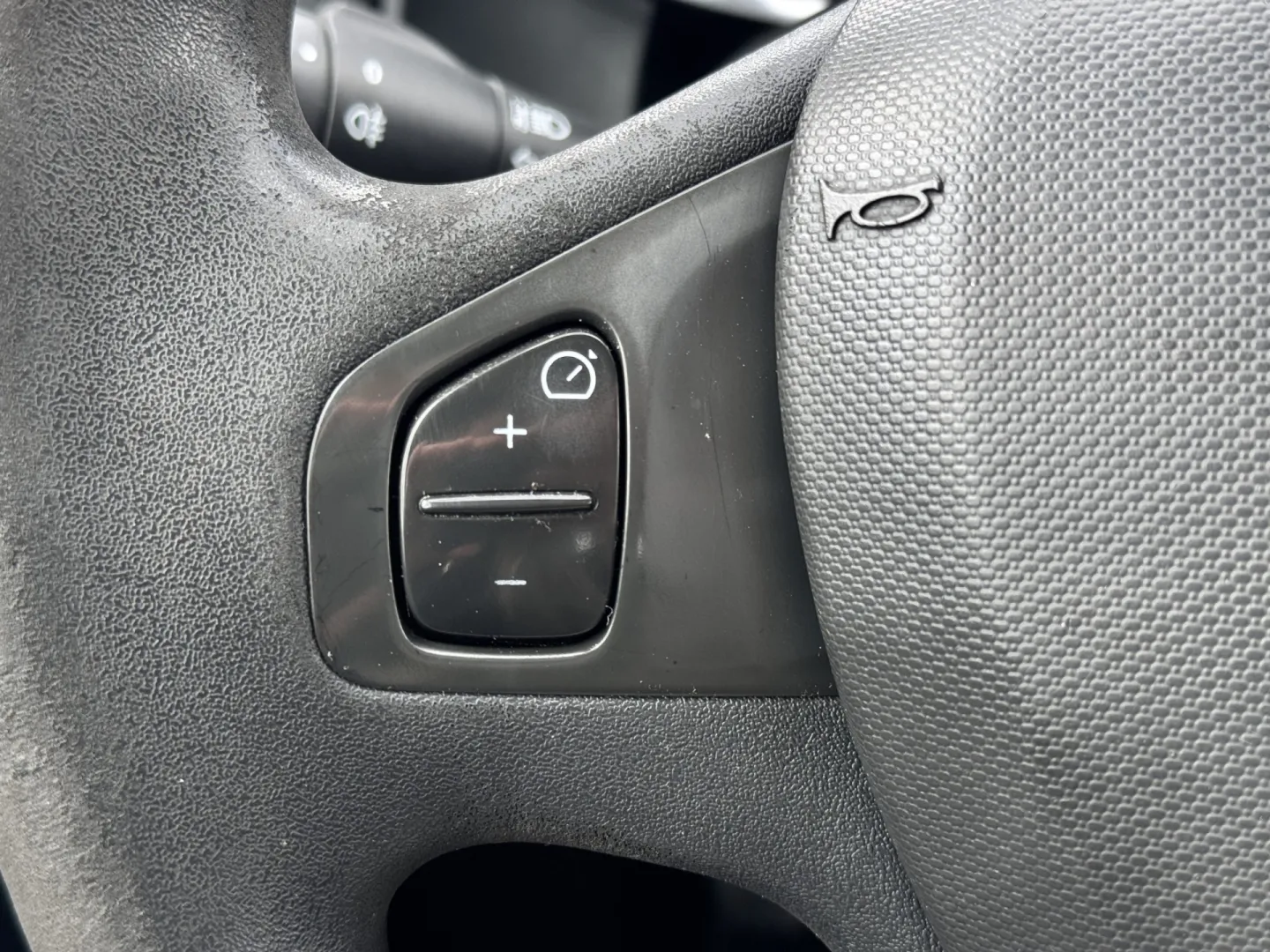 Cumpara/ Vinde online Renault  Clio 2015 SH, la cel mai bun pret pentru tine!