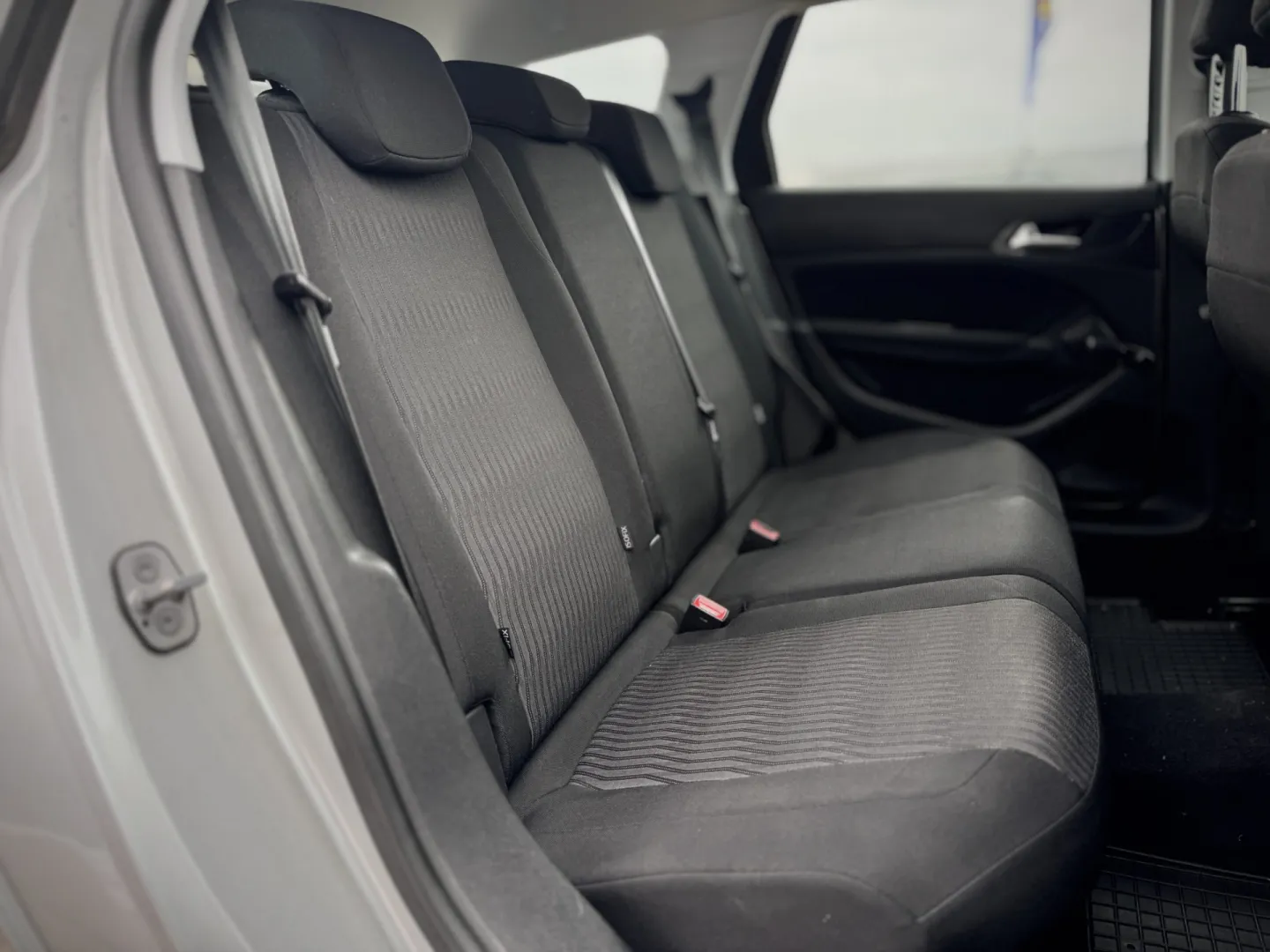 Cumpara/ Vinde online Peugeot 308 2014 SH, la cel mai bun pret pentru tine!