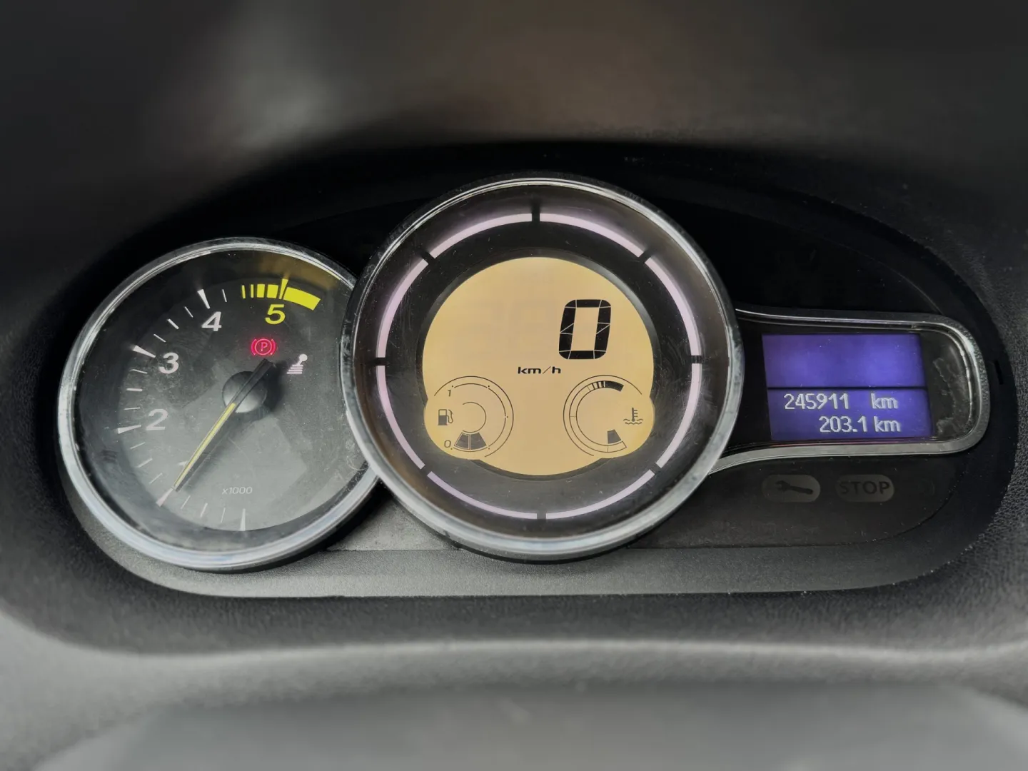 Cumpara/ Vinde online Renault  Megane 2009 SH, la cel mai bun pret pentru tine!