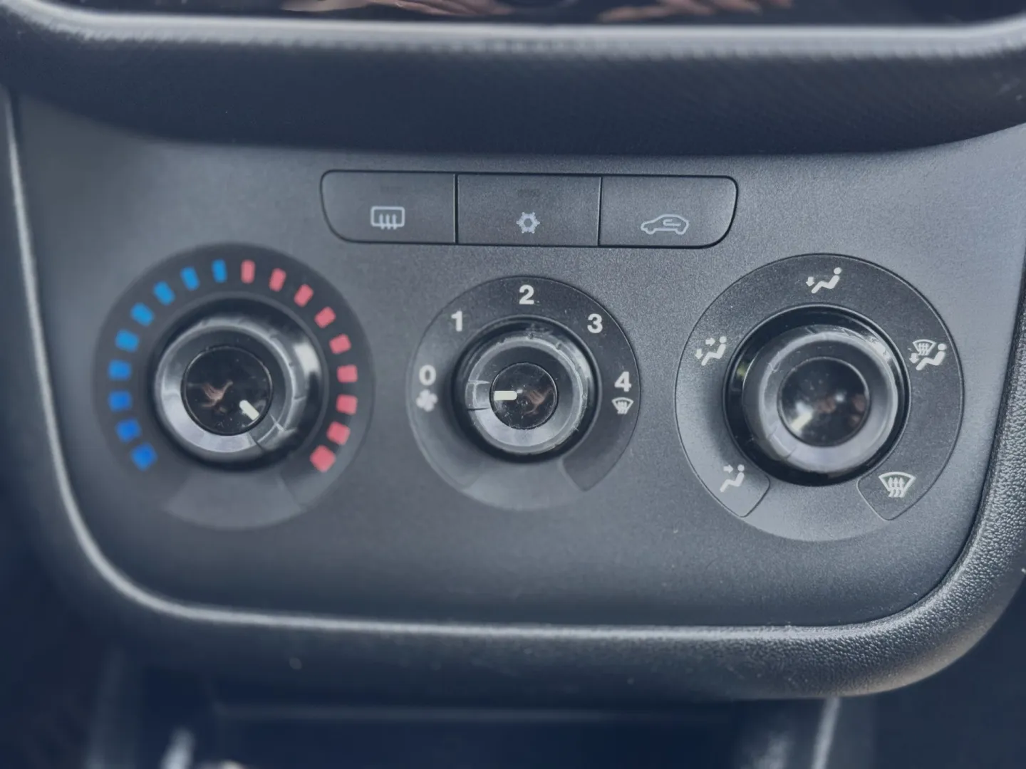 Cumpara/ Vinde online Fiat Punto 2013 SH, la cel mai bun pret pentru tine!