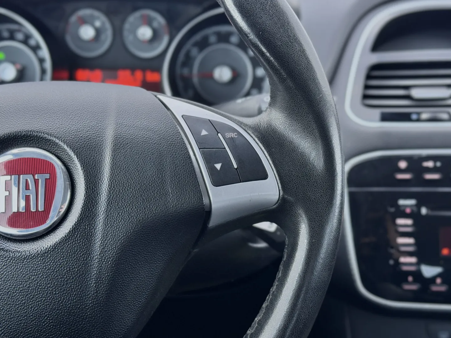 Cumpara/ Vinde online Fiat Punto 2013 SH, la cel mai bun pret pentru tine!